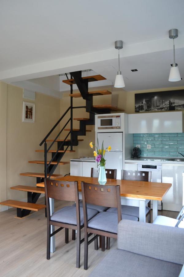 Apartamentos Puerta De Gijon Ngoại thất bức ảnh