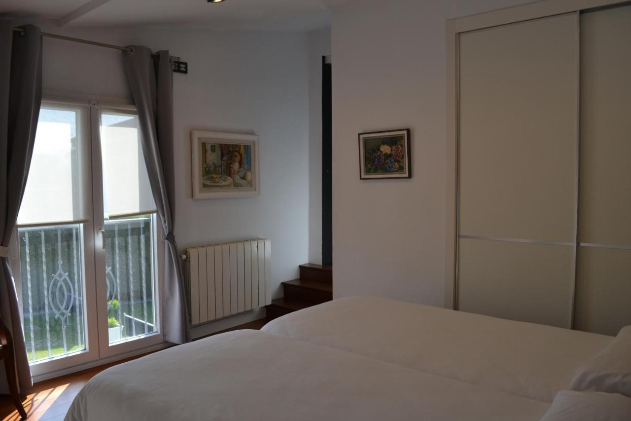 Apartamentos Puerta De Gijon Ngoại thất bức ảnh