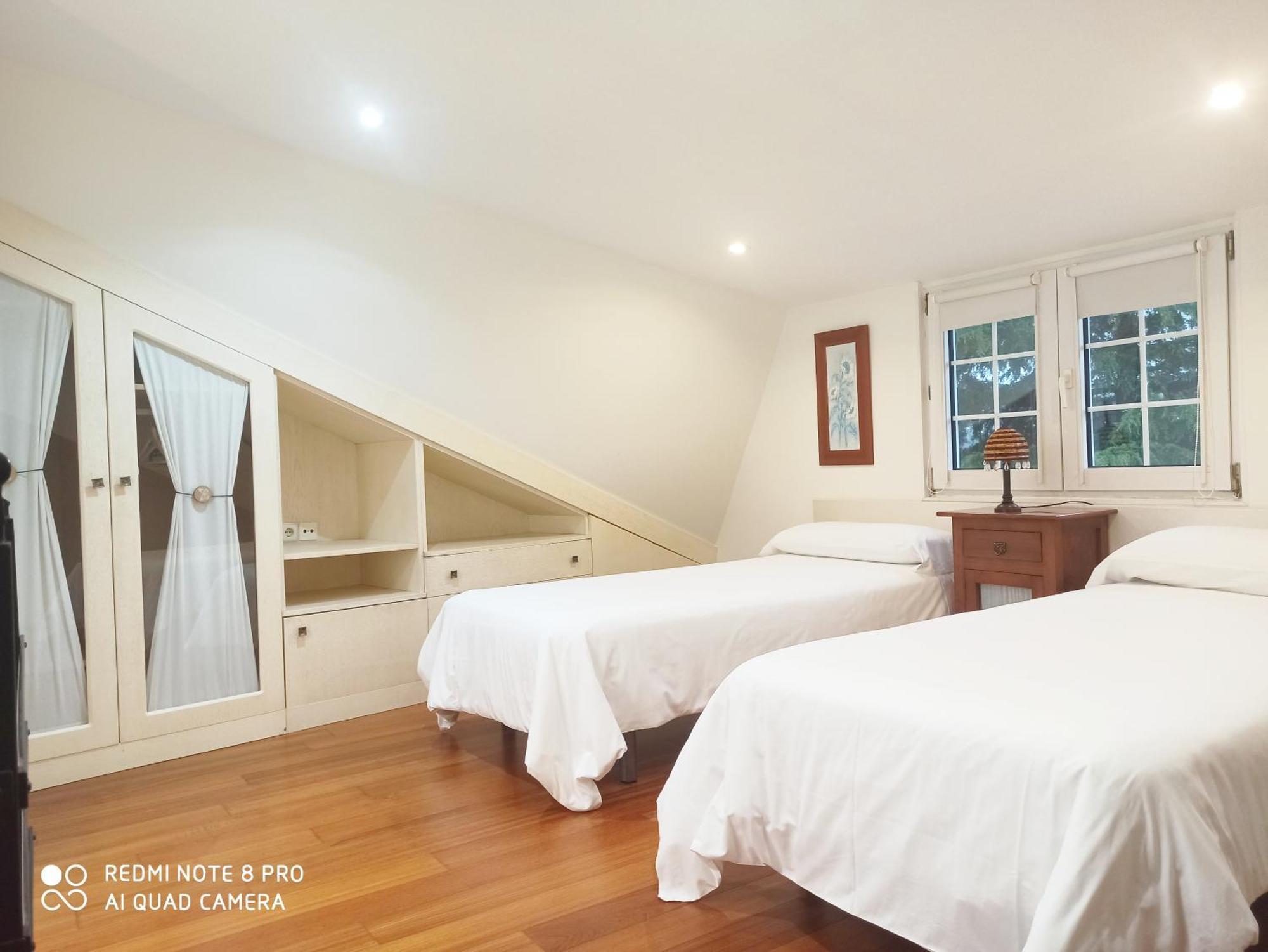 Apartamentos Puerta De Gijon Ngoại thất bức ảnh