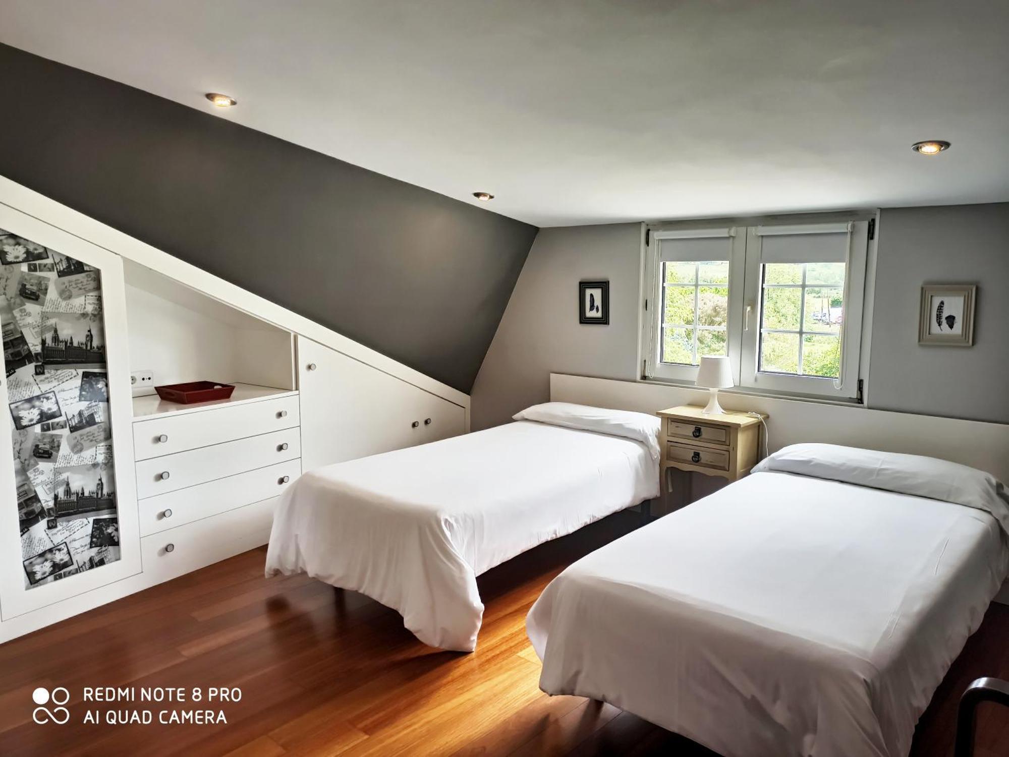 Apartamentos Puerta De Gijon Ngoại thất bức ảnh