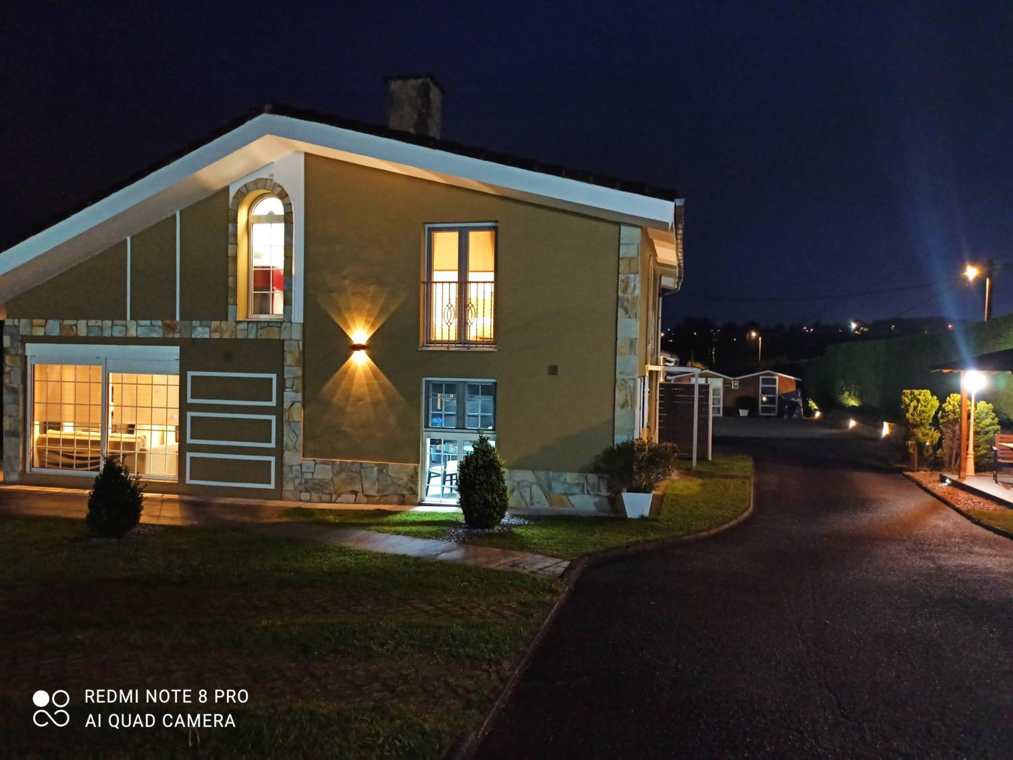 Apartamentos Puerta De Gijon Ngoại thất bức ảnh