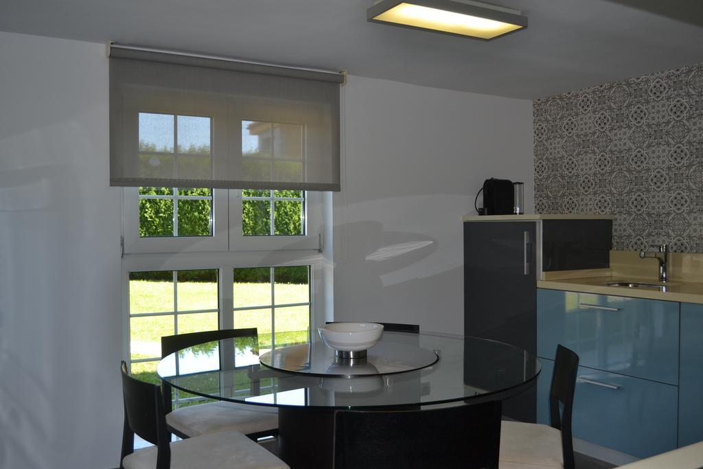 Apartamentos Puerta De Gijon Ngoại thất bức ảnh