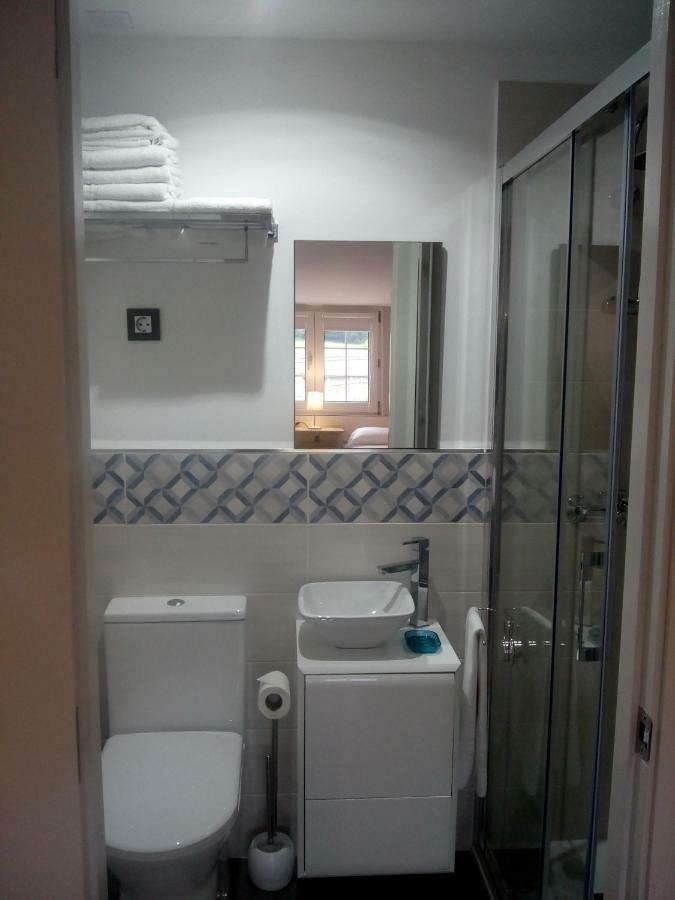 Apartamentos Puerta De Gijon Ngoại thất bức ảnh